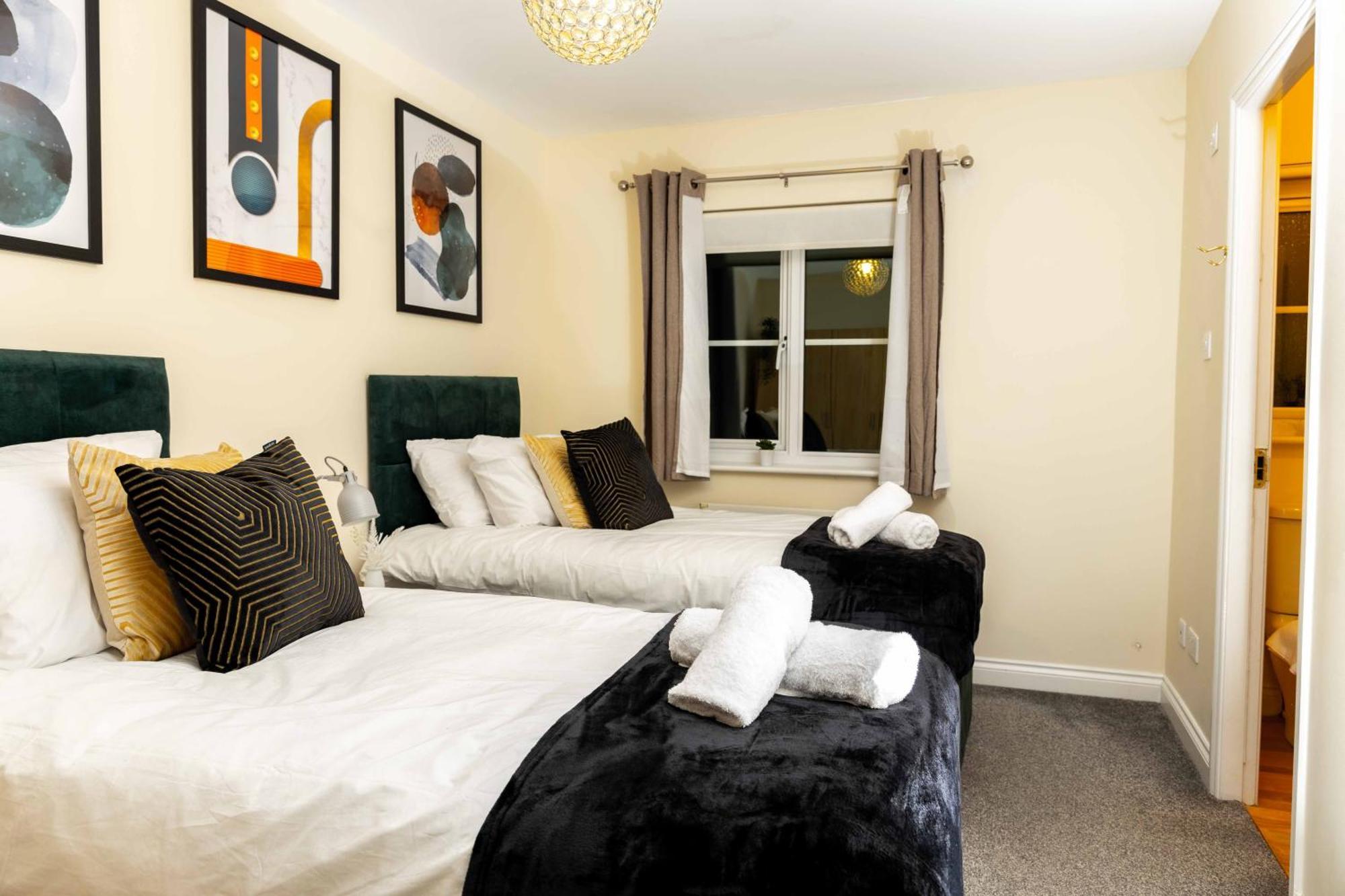 Livingston North Station Apartments Екстер'єр фото