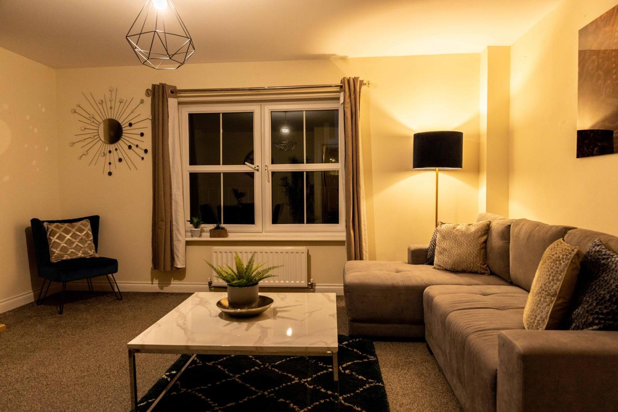 Livingston North Station Apartments Екстер'єр фото